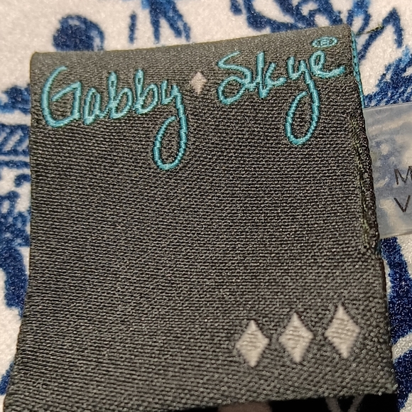 Gabby Skye EUC Women's Dress, Excellent Quality, Blue & White Patterned, Size 8 - Picture 2 of 9